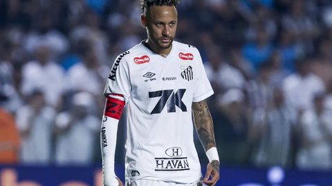 Neymar, jogador do Santos, em campo contra o Mirassol - Foto: Ricardo Moreira/Getty Images