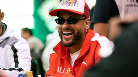 Neymar utilizou as redes sociais para rebater as críticas recebidas após participar de um torneio de pôquer em São Paulo durante o período em que foi preservado pelo Santos - Imagem: Reprodução