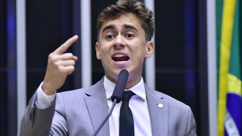 Nikolas Ferreira criticou o fim da escala 6×1 e afirmou que eventual crise de empregos será responsabilidade da esquerda. - Imagem: Zeca Ribeiro / Câmara dos Deputados