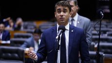 Nikolas Ferreira criticou a investigação da Senacon contra a CazéTV e defendeu que o debate sobre apostas esportivas também considere a responsabilidade dos próprios apostadores. - Imagem: Pablo Valadares/Câmara dos Deputados
