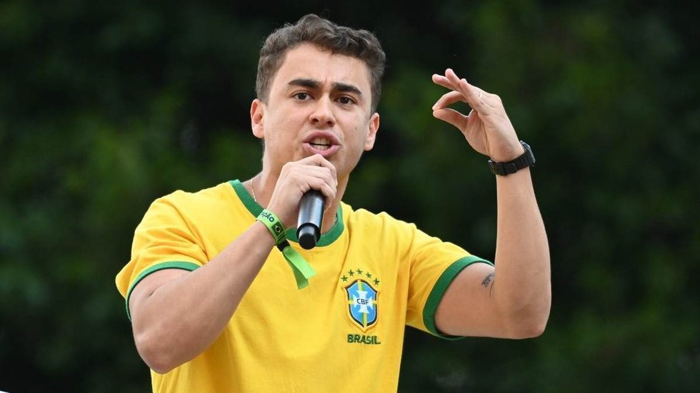 Nikolas Ferreira é colocado contra a parede com pergunta sobre Lula e Copa e vídeo repercute - Imagem: Reprodução