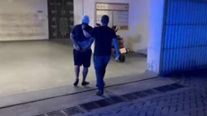Suspeito de matar menino de 11 anos e atacar família da ex-companheira é preso por policiais civis, em Nilópolis, na Baixada Fluminense. - Imagem: Reprodução