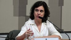 “Não é possível continuarmos com a dependência que se verificou durante a pandemia” disse a ministra da saúde - Imagem: Reprodução / Edilson Rodrigues / Agência Senado