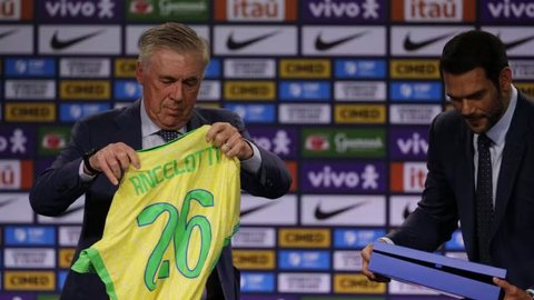 Carlo Ancelotti em sua primeira convocação na seleção brasileira - Imagem: Reprodução / Agência O Globo / Alexandre Cassiano