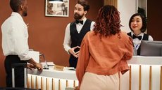 Mudanças buscam equilibrar eficiência e transparência no setor hoteleiro, beneficiando viajantes em todo o país - Imagem: Reprodução/Freepik