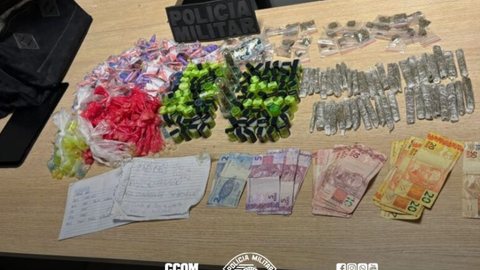 Um quinto suspeito conseguiu fugir e permanece foragido após a operação policial na região do CEU Feitiço da Vila - Imagem: Divulgação/Policia Militar