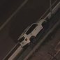 Motorista perdeu controle do veículo e colidiu contra a mureta, deixando o carro parcialmente suspenso sobre a estrutura de proteção - Imagem: Reprodução/TV Globo