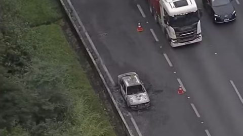 Motoristas enfrentaram congestionamento na Rodovia dos Bandeirantes após um incêndio e um atropelamento, com alternativas sugeridas para evitar o trânsito - Imagem: Divulgação/TV Globo