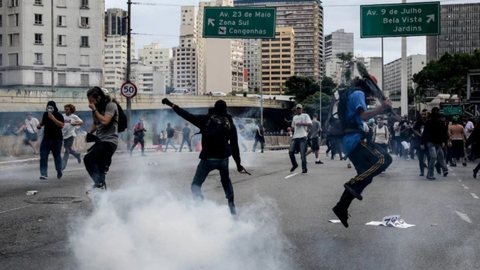 A ação da Defensoria foi motivada por abusos da PM em protestos, e o STJ busca mudanças estruturais e normativas para prevenir novas violações - Imagem: Reprodução/Gabriela Biló/Estadão Conteúdo