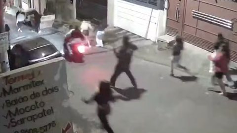 Com a perícia acionada, a Polícia Civil investiga as circunstâncias do tiroteio que assustou os participantes do baile funk - Imagem: Reprodução