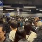 A situação crítica no Metrô de São Paulo gerou desconforto e atrasos significativos para os passageiros nesta terça-feira - Imagem: Reprodução
