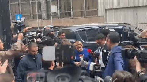 Com vínculos a uma transportadora ligada ao PCC, Deolane Bezerra é investigada por movimentações milionárias sem lastro econômico - Imagem: Reprodução/Leonardo Amaro/Metrópoles