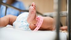 A sentença ressalta a importância de um atendimento respeitoso e informativo durante o trabalho de parto para as gestantes - Imagem: Reprodução/Magnific