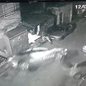 Os policiais feridos estão internados no Hospital das Clínicas, enquanto a busca pelo motociclista envolvido no roubo continua - Imagem: Reprodução