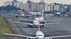 Companhias aéreas ajustam malha para minimizar impactos e orientam passageiros a acompanhar atualizações sobre suas viagens - Imagem: Reprodução/Aeroporto Internacional de Guarulhos