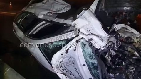A área do acidente foi parcialmente interditada para limpeza da pista, mas a circulação foi normalizada rapidamente - Imagem: Divulgação/Artesp