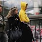 A combinação de alta umidade e poucas horas de sol deve resultar em chuviscos e neblina em diversas regiões da cidade - Imagem: Reprodução/ Renato S. Cerqueira/Folhapress