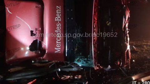 As causas do acidente na SP-333 ainda estão sendo investigadas pelas autoridades competentes de transporte - Imagem: Divulgação/Artesp