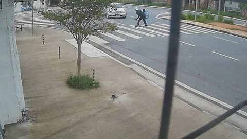 O caso será investigado pela polícia, e o motorista não apresentava sinais de embriaguez no momento do acidente - Imagem: Reprodução