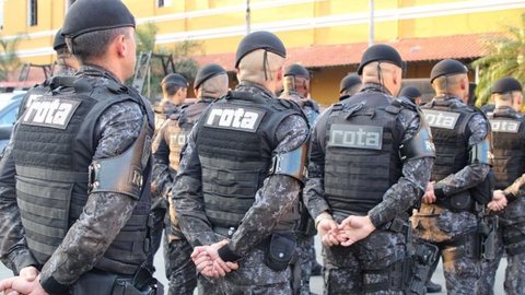 O peso da farda fora do quartel - imagem: Divulgação / Polícia Militar