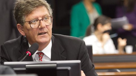 O ex-prefeito Emanuel Fernandes (PSDB) em sessão na Câmara dos Deputados - Imagem: Divulgação / PSDB
