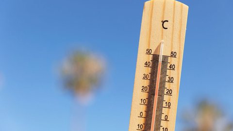 Onda de calor histórica no Brasil pode ter temperaturas acima de 40°C - Imagem: Reprodução/Freepik