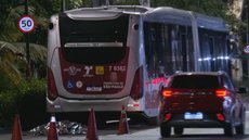 Acidente ocorreu na Avenida Nove de Julho, em São Paulo, e motorista afirma não ter visto a vítima - Imagem: Reprodução/TV Globo