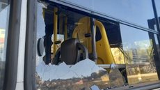 Com 466 ônibus depredados, a onda de vandalismo gera medo entre motoristas e passageiros - Imagem: Reprodução / G1