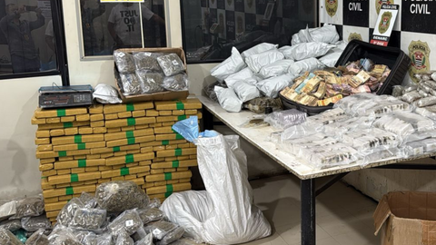 R$2 milhões em espécie foram apreendidos, além de estruturas utilizadas na produção e armazenamento de drogas - Imagem: Divulgação | Secretaria de Segurança Pública do Estado de São Paulo