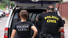 Além de R$53 mil em dinheiro, a polícia também apreendeu cinco veículos, entre carros, motos e até um jet ski - Imagem: Divulgação | Polícia Civil de São Paulo