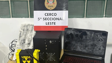 Computador e antena portátil permitiam o envio remoto de milhares de mensagens fraudulentas - Imagem: Divulgação | Polícia Civil de São Paulo