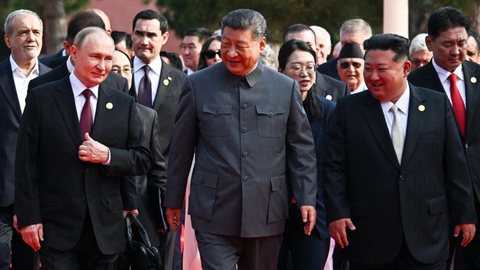 Líderes da China, Rússia e Coreia do Norte se reúnem em Pequim, desafiando a estrutura normativa do sistema internacional - Imagem: Reprodução / X / @RMSLucasRubio