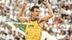 Considerado o maior pontuador da história do basquete, Oscar faleceu após complicações de saúde em sua residência. - Imagem: Reprodução | Redes Sociais