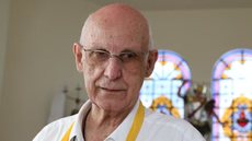 Júlio Lancellotti, conhecido por seu trabalho social, reafirma sua permanência na paróquia - Imagem: Reprodução/Agência Brasil