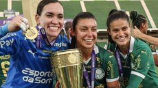 Palmeiras conquista o Paulistão Feminino após vencer o Corinthians nos pênaltis - Imagem: Reprodução / X / @Palmeiras_FEM