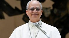 Com uma abordagem tradicional, Leão XIV se distancia da abertura de seu antecessor, Papa Francisco, em relação a temas LGBTQIA+ - Imagem: Reprodução / Instagram / @vaticannewspt