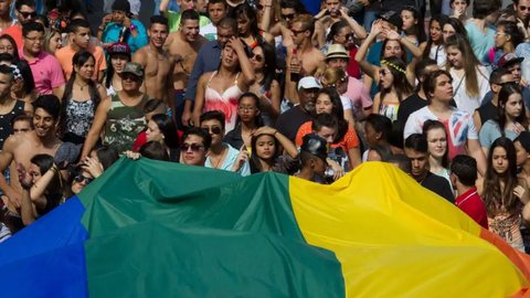 O crescimento de 16% em relação ao ano anterior é impulsionado por serviços de alimentação e comércio informal - Imagem: Reprodução / Daniel Mello / Agência Brasil