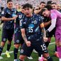 Seleção paraguaia comemora vitória sobre os alemães nos pênaltis - Imagem: Reprodução/FIFA via Getty Images