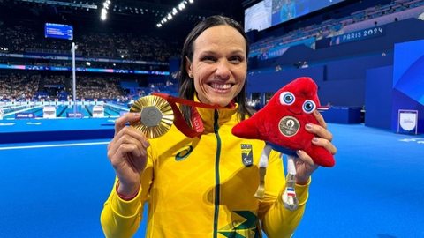 A nadadora é atualmente a maior campeã brasileira nas Paralimpíadas - Imagem: Reprodução / BlueSky / @olympicesporte.bsky.social‬