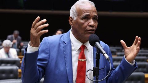 Projeto aprovado pela Câmara permite acolhimento de menores em comunidades terapêuticas e amplia debate sobre internação e  saúde mental - Imagem: Vinicius Loures / Câmara dos Deputados