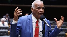Projeto aprovado pela Câmara permite acolhimento de menores em comunidades terapêuticas e amplia debate sobre internação e  saúde mental - Imagem: Vinicius Loures / Câmara dos Deputados