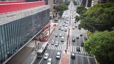 Policiamento reforçado na Avenida Paulista durante o Réveillon contribuiu para a queda nos roubos e furtos - Imagem: SSP