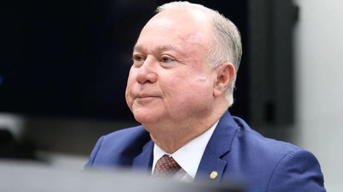 Experiências internacionais são citadas como referência para mudanças escalonadas na jornada de trabalho - Imagem: Reprodução/ Billy Boss / Câmara dos Deputados
