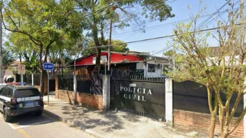 Corpo de mulher apresenta sinais de decomposição, indicando que morte pode ter ocorrido dias antes da descoberta - Imagem: Reprodução/Google Street View
