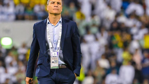 Ex-zagueiro do Porto, acumula experiência em clubes da Europa e do Oriente Médio - Imagem: Reprodução \ Al Khaleej