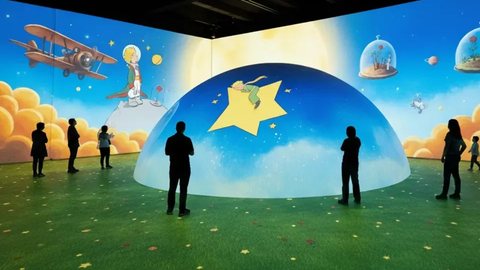 O MIS Experience oferece um ônibus gratuito para facilitar o acesso à exposição, partindo do Terminal Barra Funda - Imagem: Divulgação