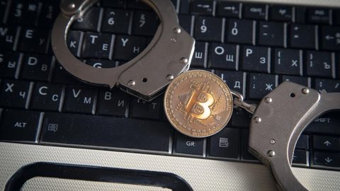PF apura fraudes milionárias envolvendo investimentos em criptomoedas - Imagem: Reprodução / Freepik