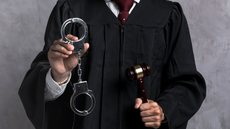 PF desmantela esquema de corrupção envolvendo juízes e advogados - Imagem: Reprodução / Freepik