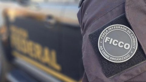 No total estão sendo cumpridos cinco mandados de busca e apreensão, além de quatro mandados de prisão - Imagem: Divulgação / Polícia Federal