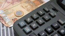 O crescimento do PIB permanece em 2,21% com ajustes nas previsões para os anos seguintes, segundo o IBGE - Imagem: Reprodução / Marcelo Casal Jr / Agência Brasil